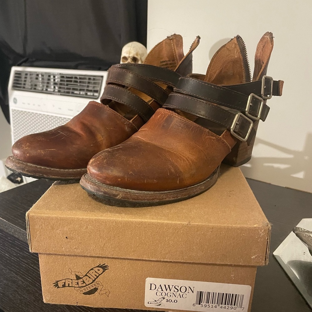 Freebird Dawson Mary Janes Heels